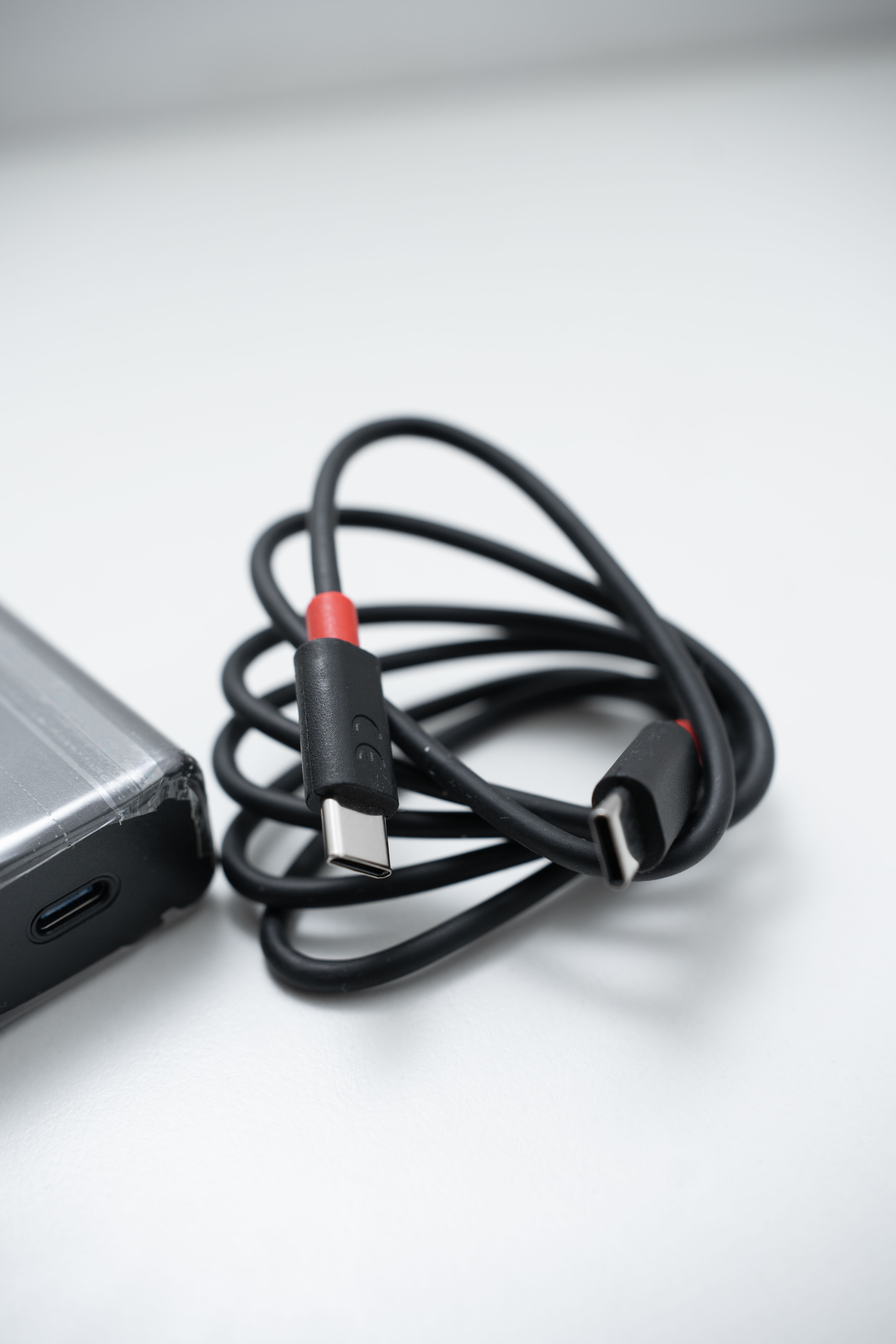 Cargador Motorola 30w completo con cable USB-C.