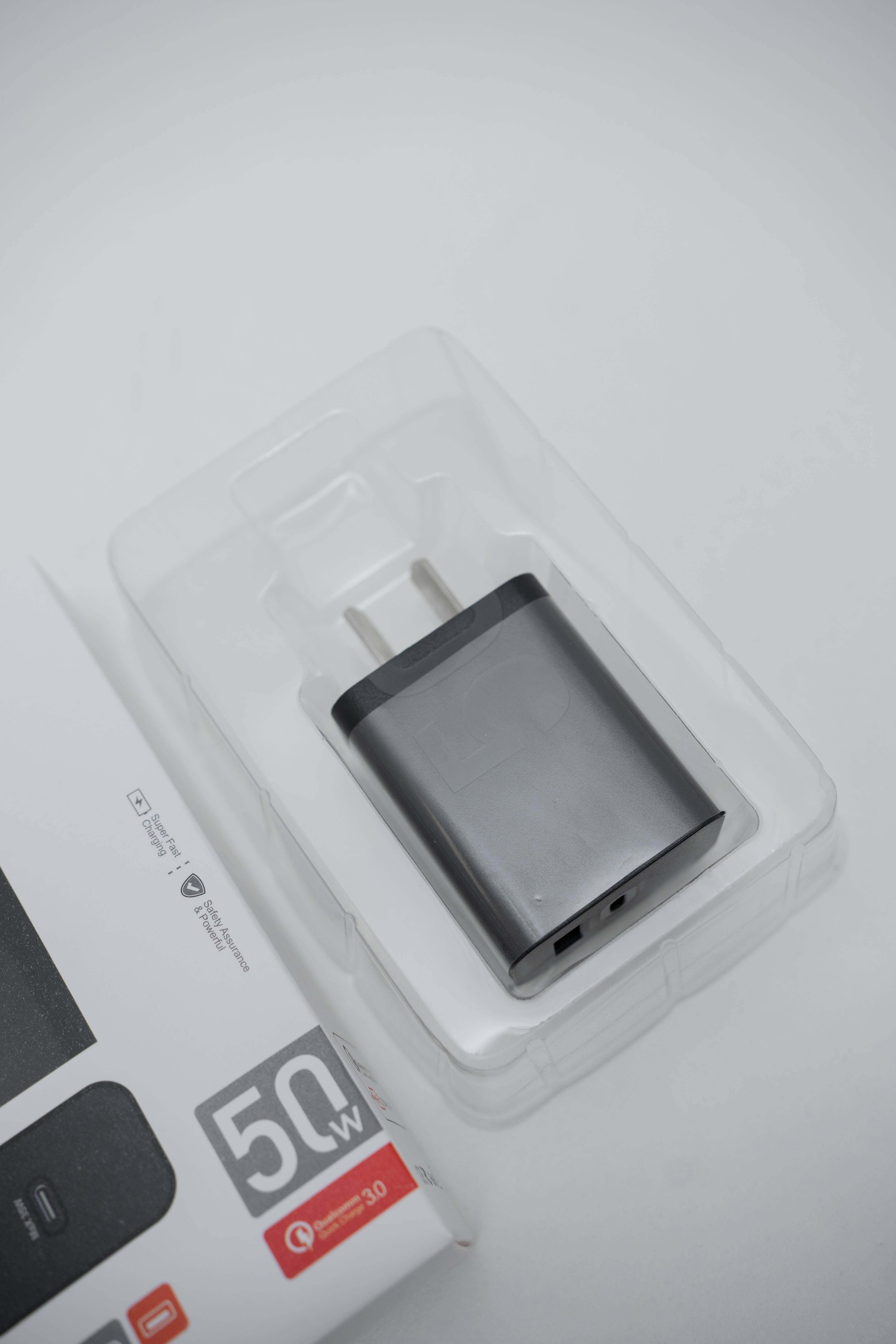 Fuente Motorola 50w USB-C y USB.