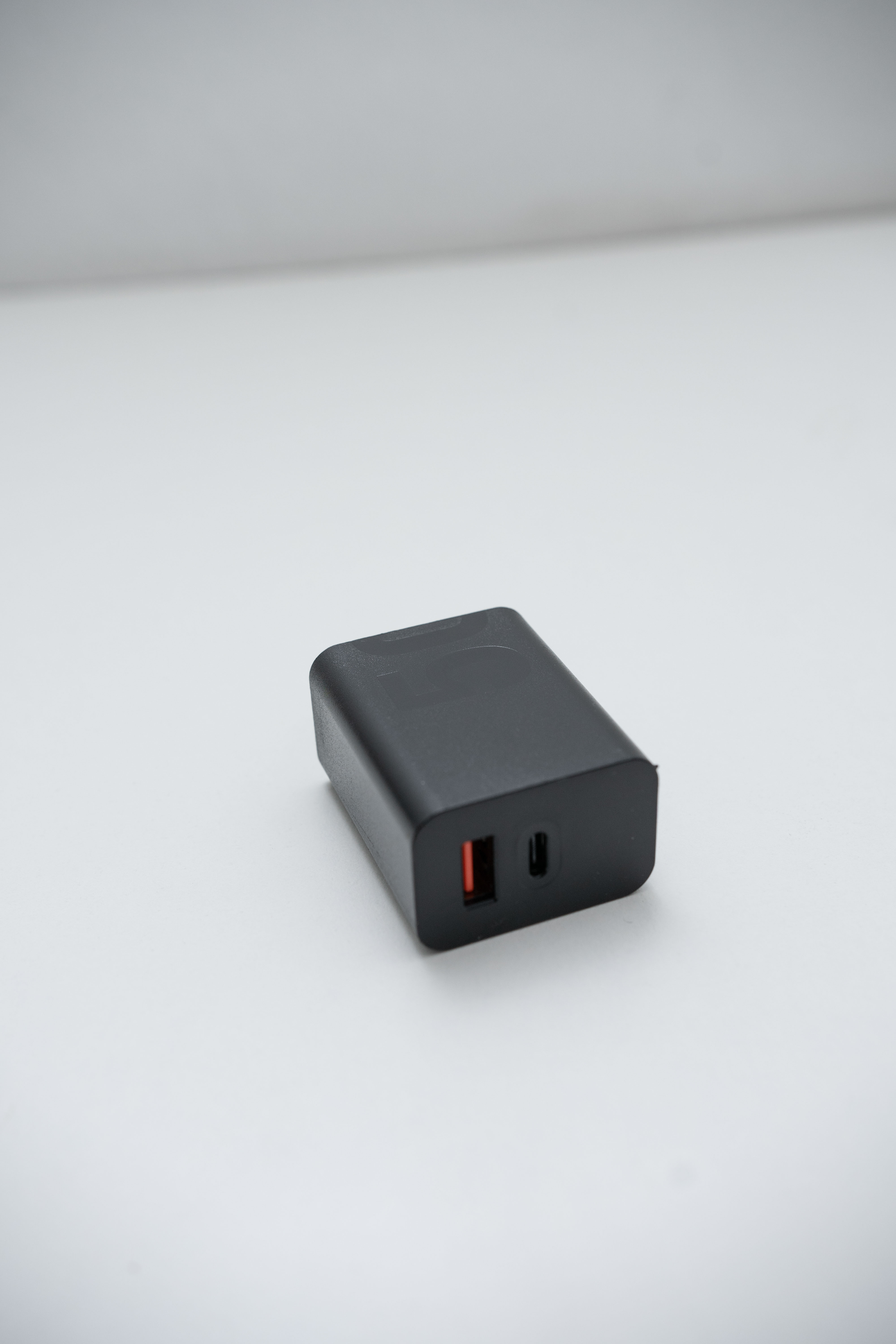 Fuente Motorola 50w USB-C y USB.