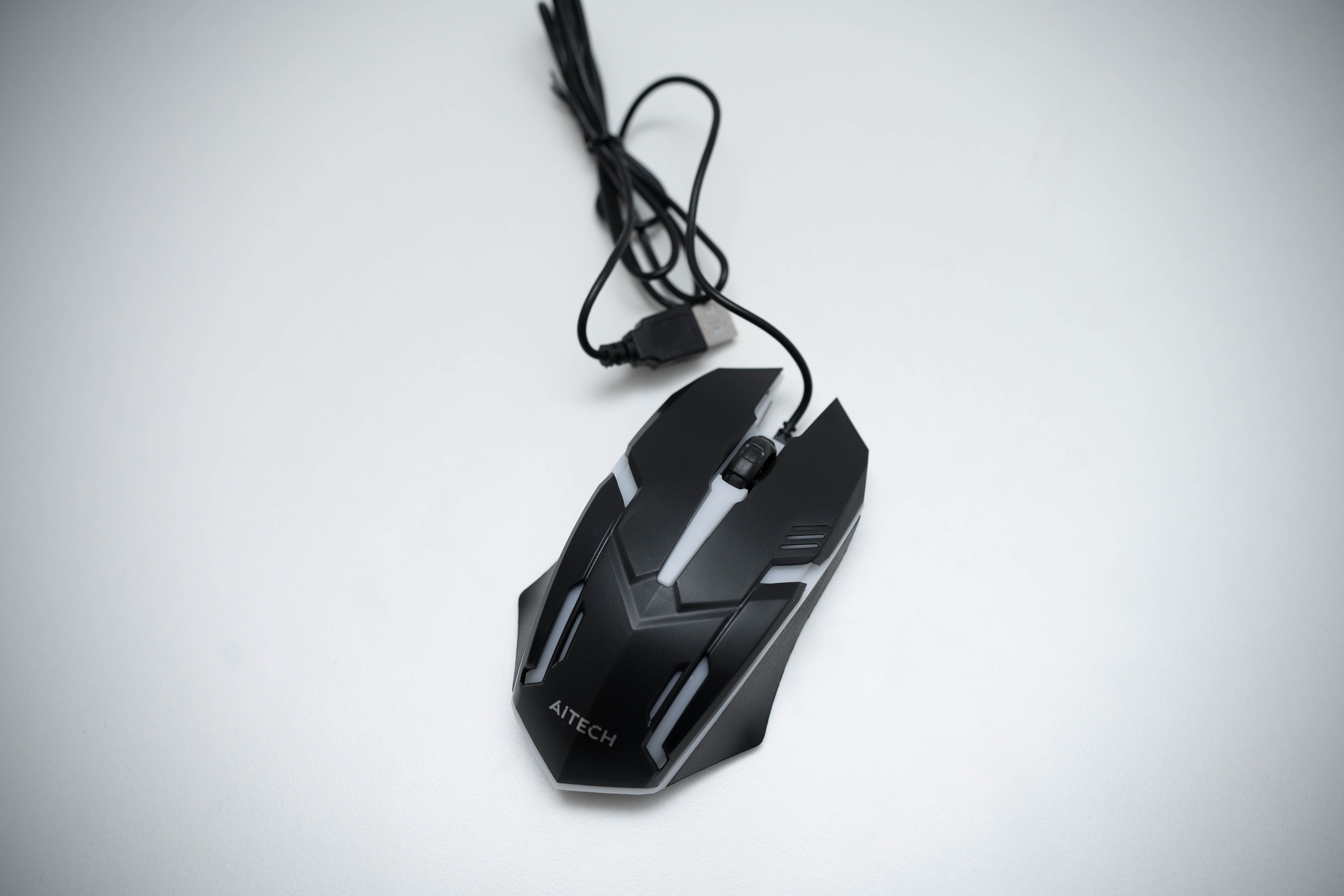 Mouse Aitech Gamer AI-066 Con Cable Luz RGB.